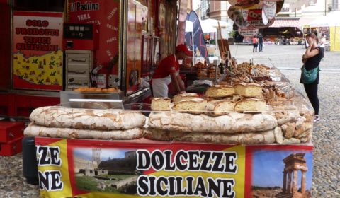 Markt in Savona shoppen